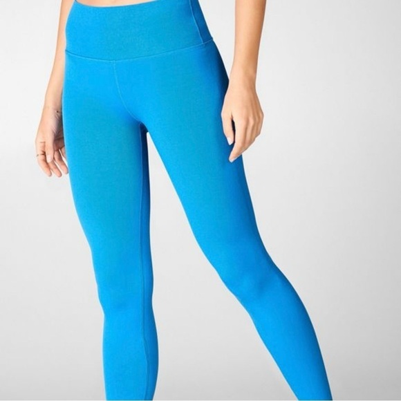 Fabletics leggings Motion 365 active size medium blue athletic cropped leggings - Picture 1 of 10